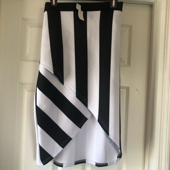 πHPπ New York & Co - fashionable skirt SZ LG- NWT - Picture 4 of 8